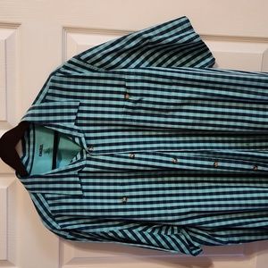 Mens button diwn shirt.